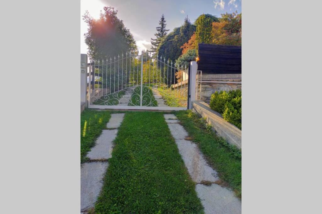 Вілла La Sarrolein Cir 0009 Аоста Екстер'єр фото